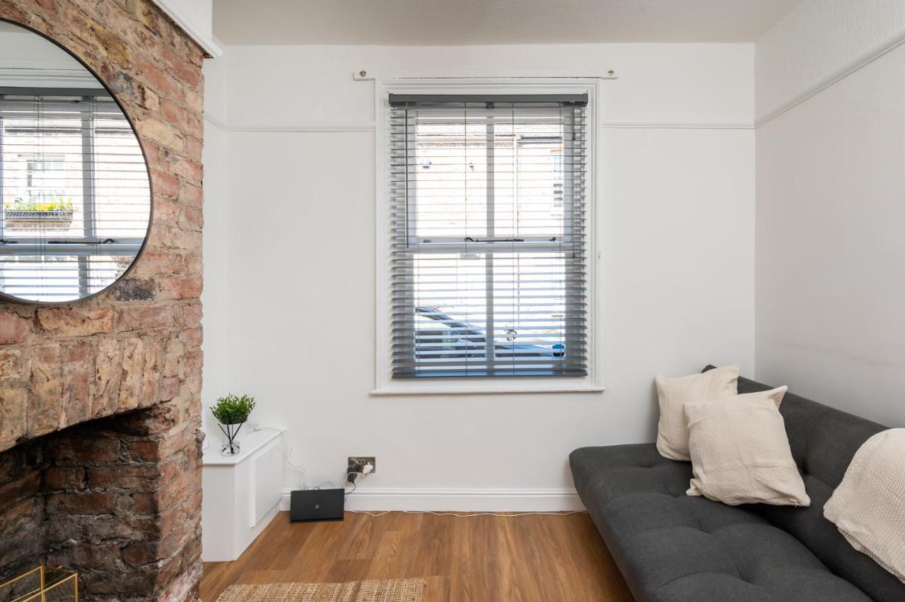 Stylish, Centrally Located Terrace - Pass The Key York Exteriör bild