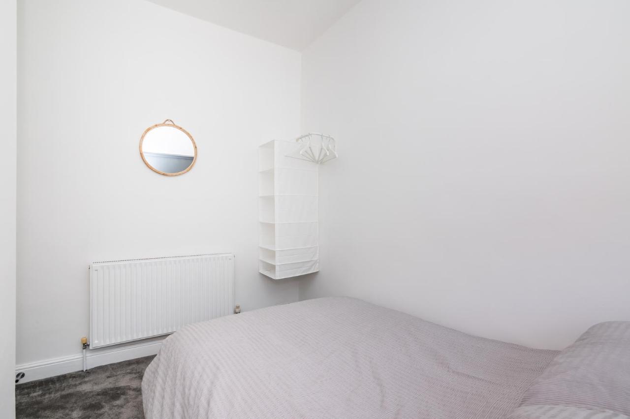 Stylish, Centrally Located Terrace - Pass The Key York Exteriör bild